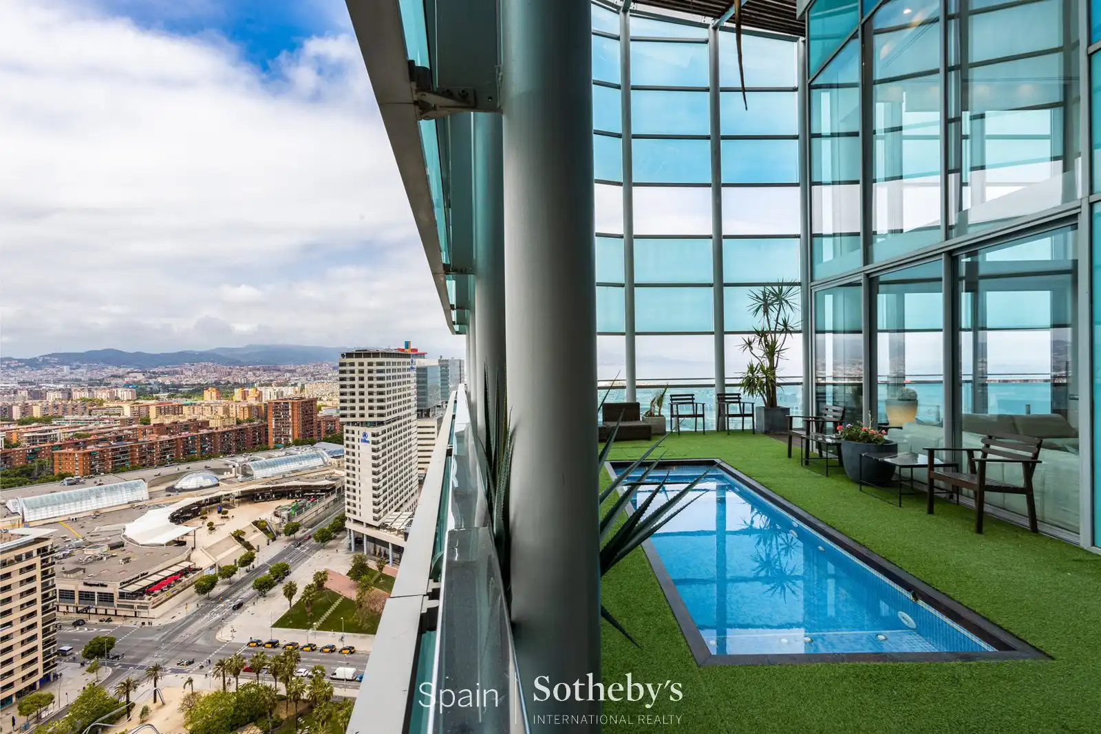 Piscina de Ático en venta en Barcelona con Aire acondicionado, Calefacción y Trastero