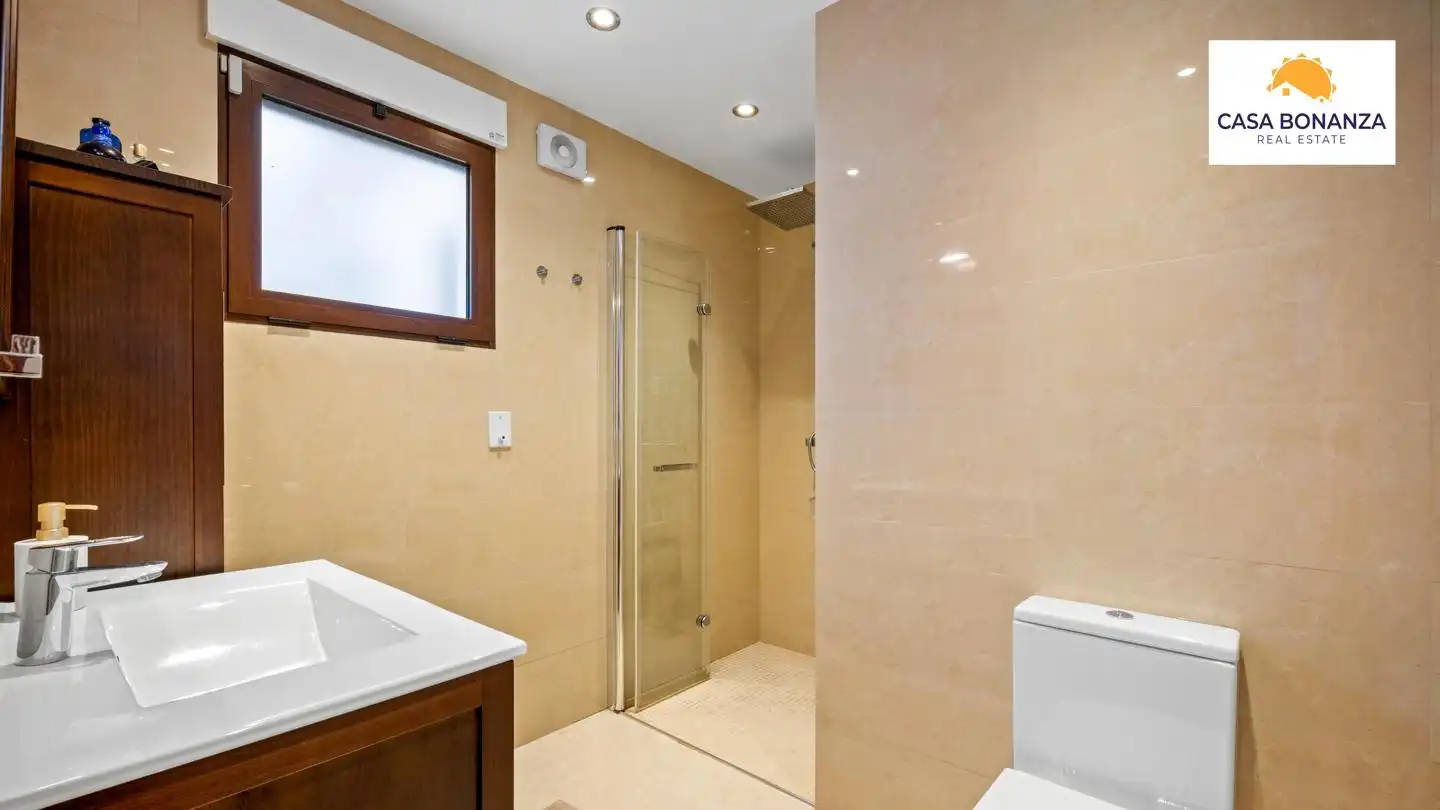 House with pool for sale in Calle Almendros Bajo, imagen 16