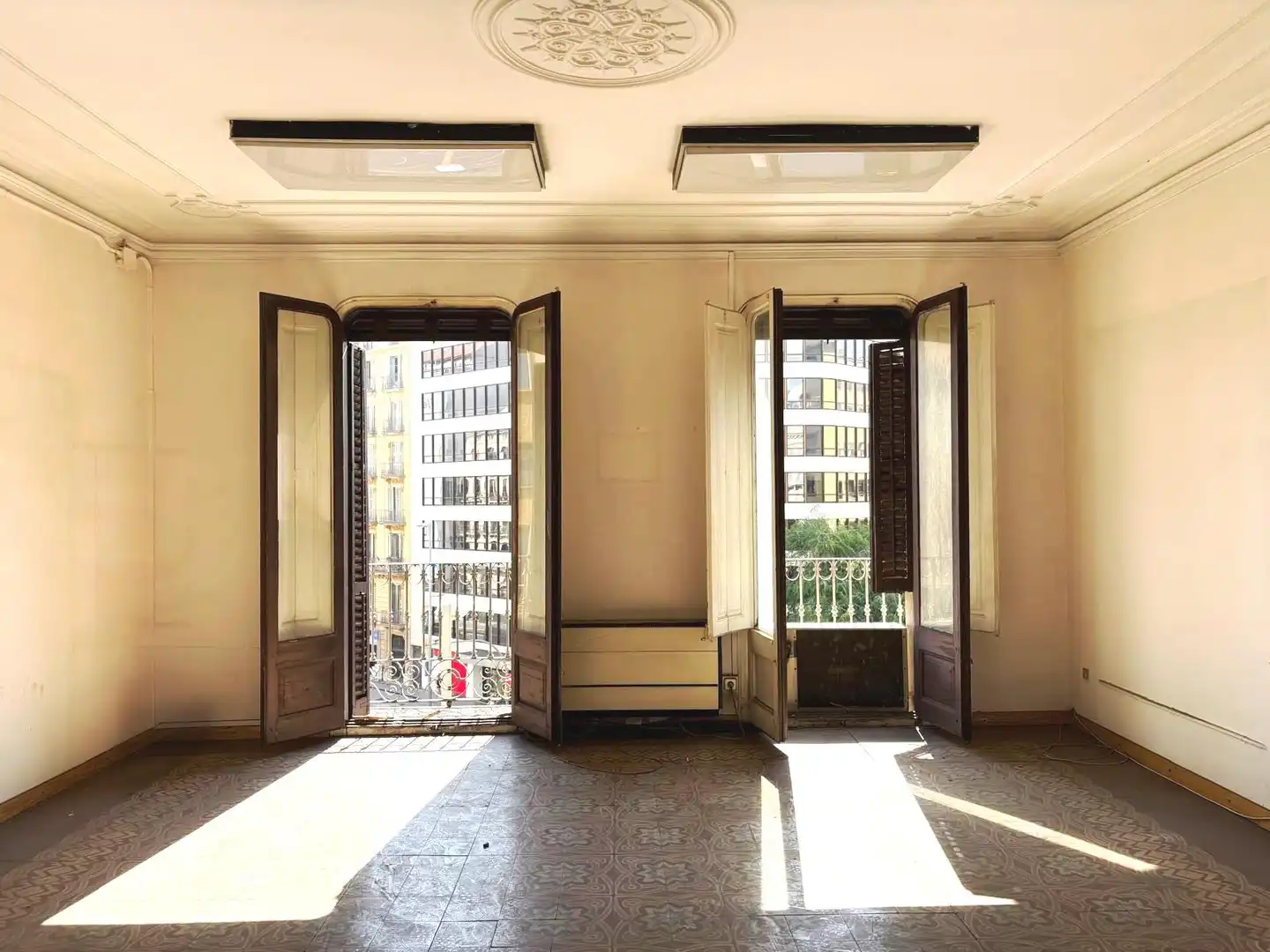 Bureau avec ascenseur à vendre à Carrer d'Aragó
