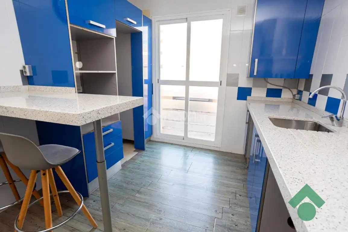 Kitchen of Attic for sale in Algeciras  with Air Conditioner and Terrace