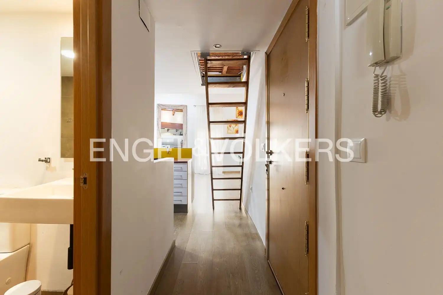 Wohnung zum Verkauf in Valencia mit Klimaanlage, Heizung und Balkon