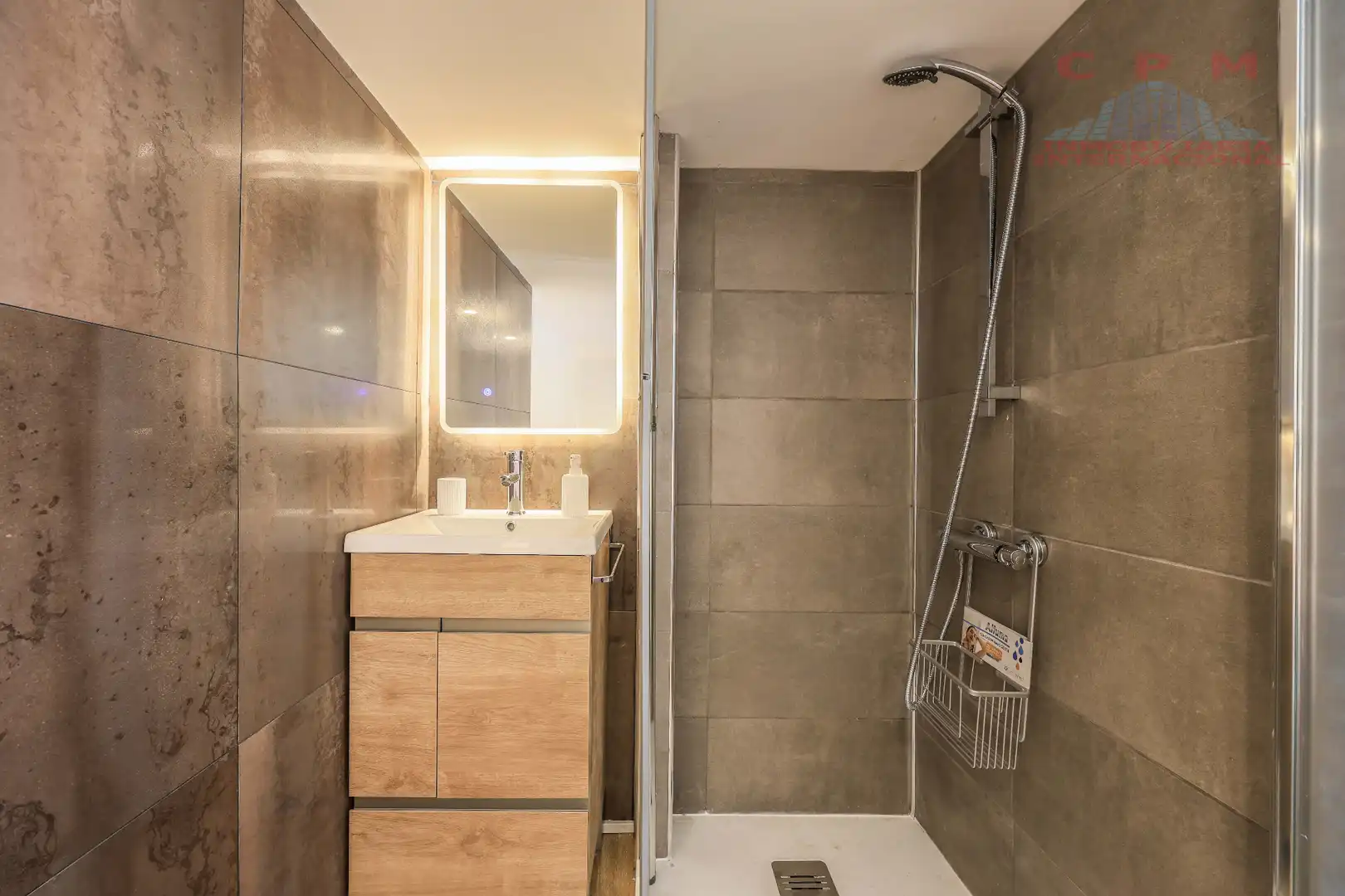 Badezimmer von Wohnung zur Miete in Madrid mit Klimaanlage, Heizung und Parkett