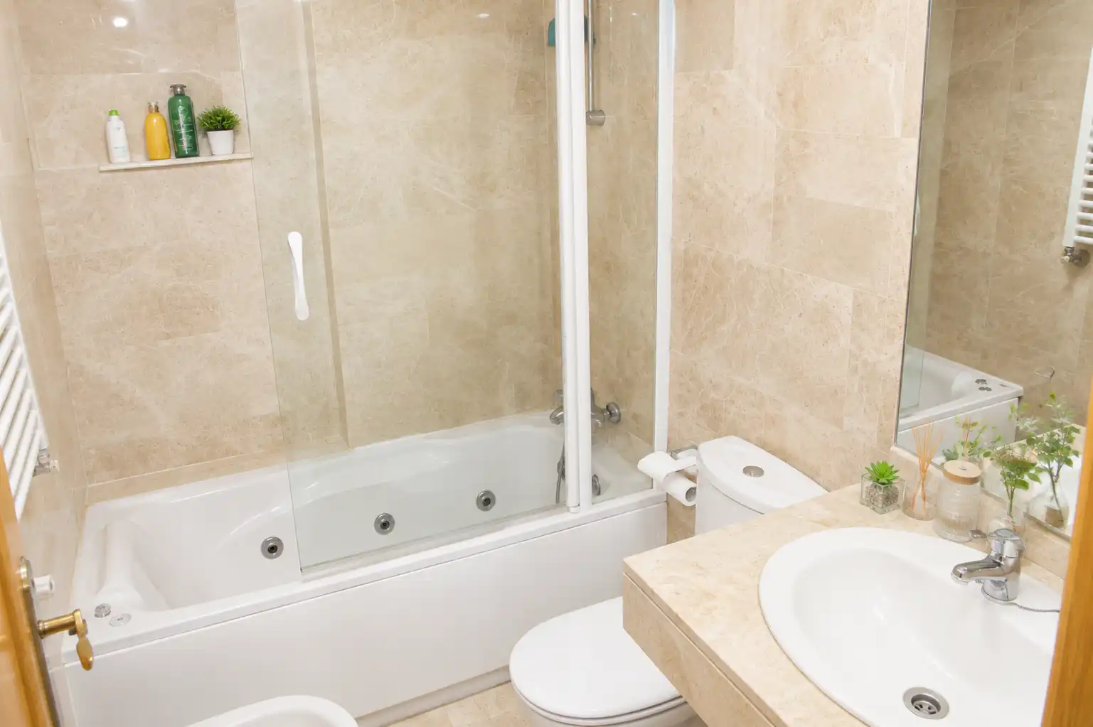 Badezimmer von Wohnung zur Miete in Valdemoro mit Klimaanlage und Gemeinschaftspool