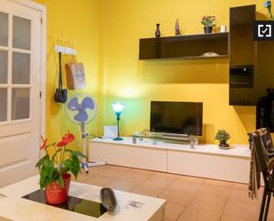 Living room of Flat to rent in  Madrid Capital  with Air Conditioner, Heating and Furnished