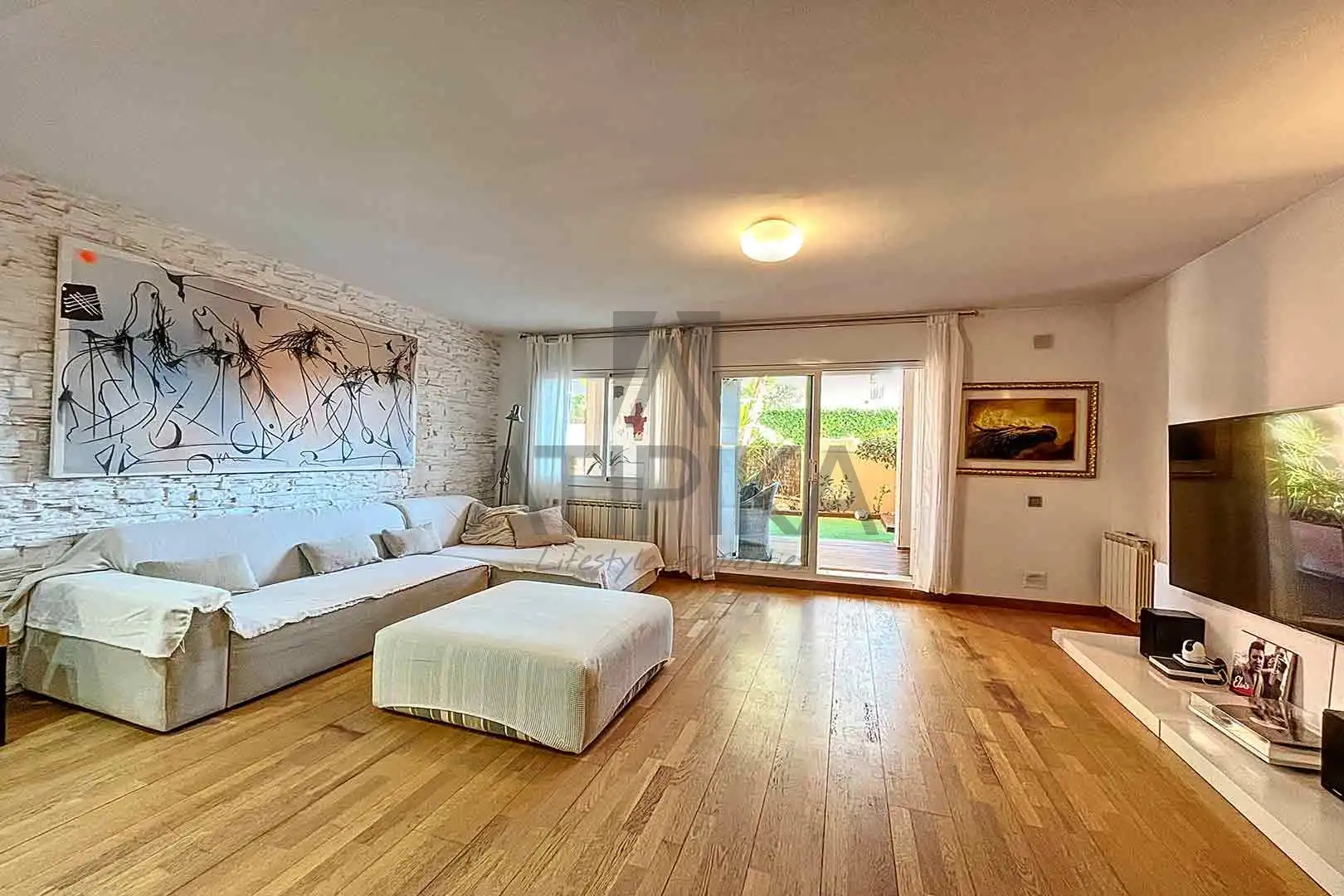 Living room of Duplexes for sale in Sitges  with Heating, Parquet flooring and Terrace