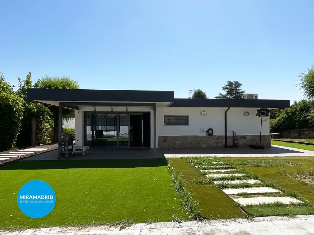 Vista exterior de Casa o chalet en venta en Paracuellos de Jarama con Aire acondicionado