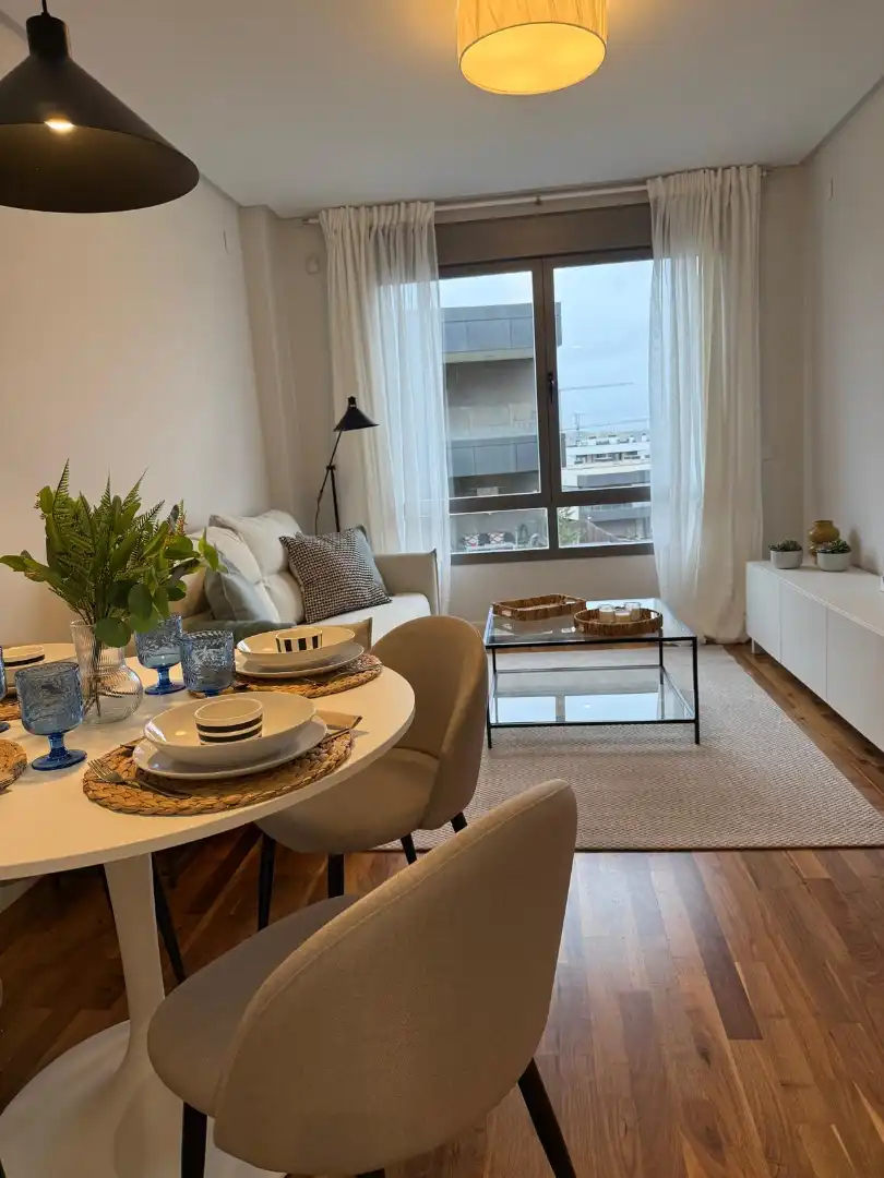 Sala de estar de Apartamento de alquiler en Las Rozas de Madrid con Aire acondicionado, Calefacción y Jardín privado