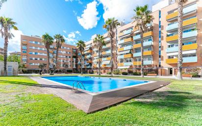 Swimming pool of Flat for sale in  Barcelona Capital  with Air Conditioner, Heating and Terrace