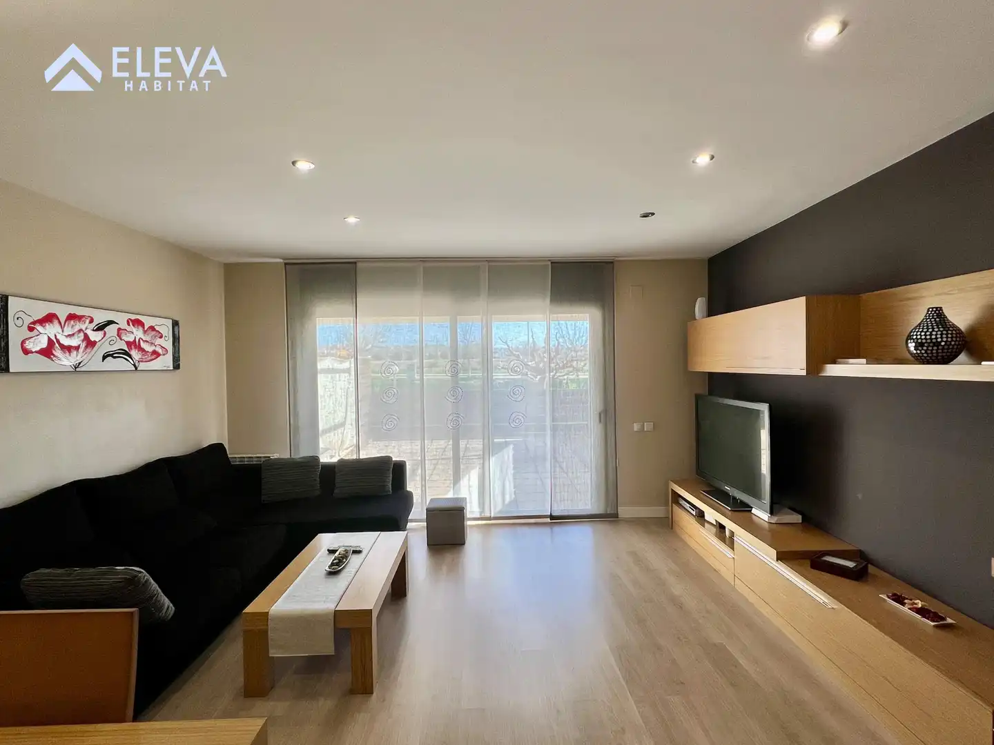 Sala d'estar de Casa adosada en venda en Lleida amb Aire condicionat, Parquet i Terrassa
