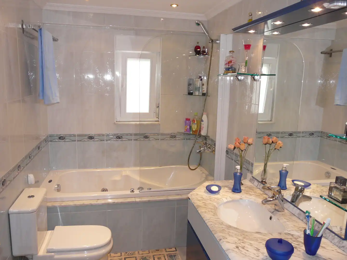 Badezimmer von Wohnung zum Verkauf in Santa Marta de Tormes mit Heizung, Parkett und Möbliert