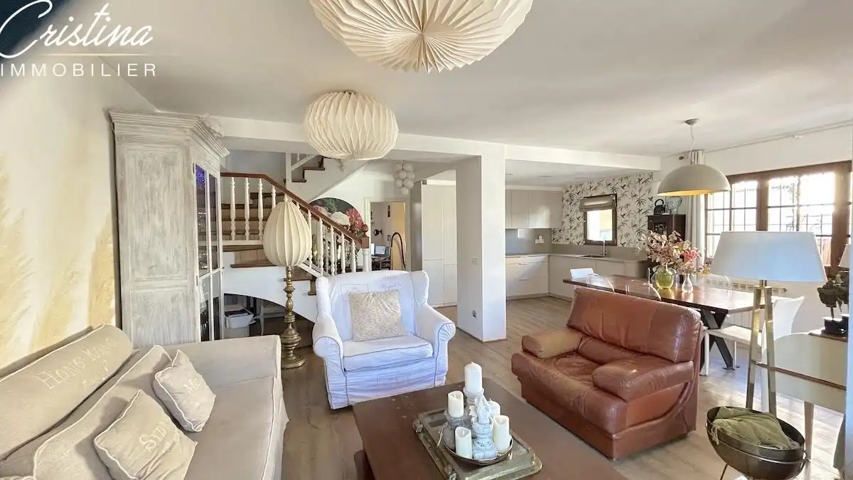 Sala d'estar de Casa adosada en venda en Santa Cristina d'Aro amb Calefacció