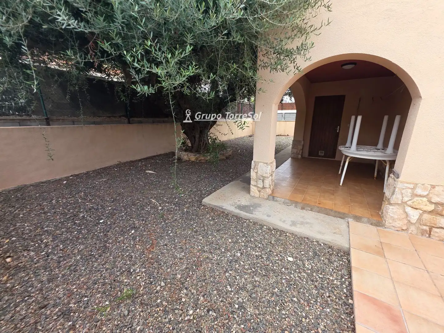 Casa aparellada amb jardí en venda a Figuera, imagen 4