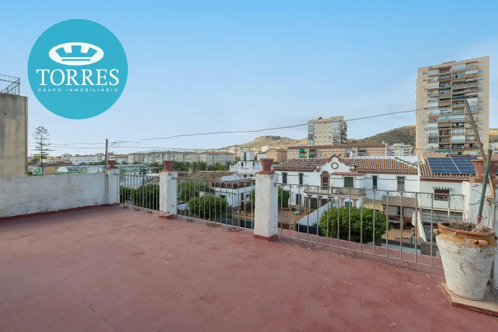 Vista exterior de Edifici en venda en Málaga