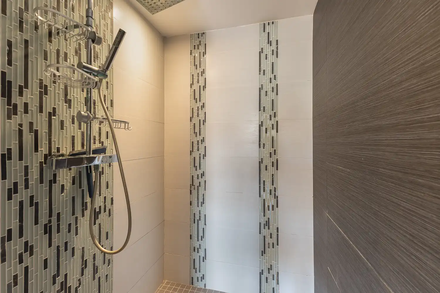 Bathroom of Flat for rent in Valencia  with Air Conditioner, Heating and Parquet flooring