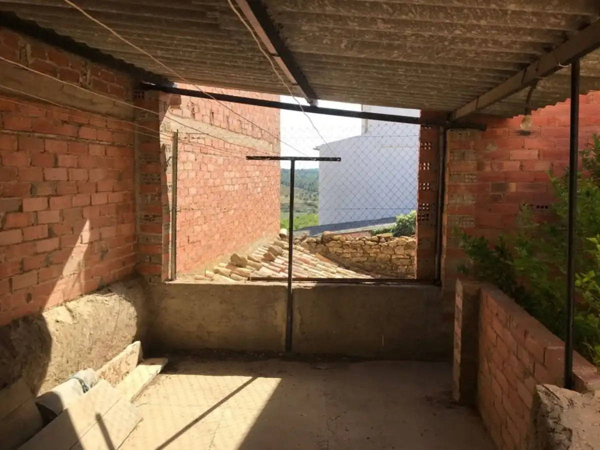 Casa adosada en venta en Valdeltormo con Trastero, Amueblado y Horno