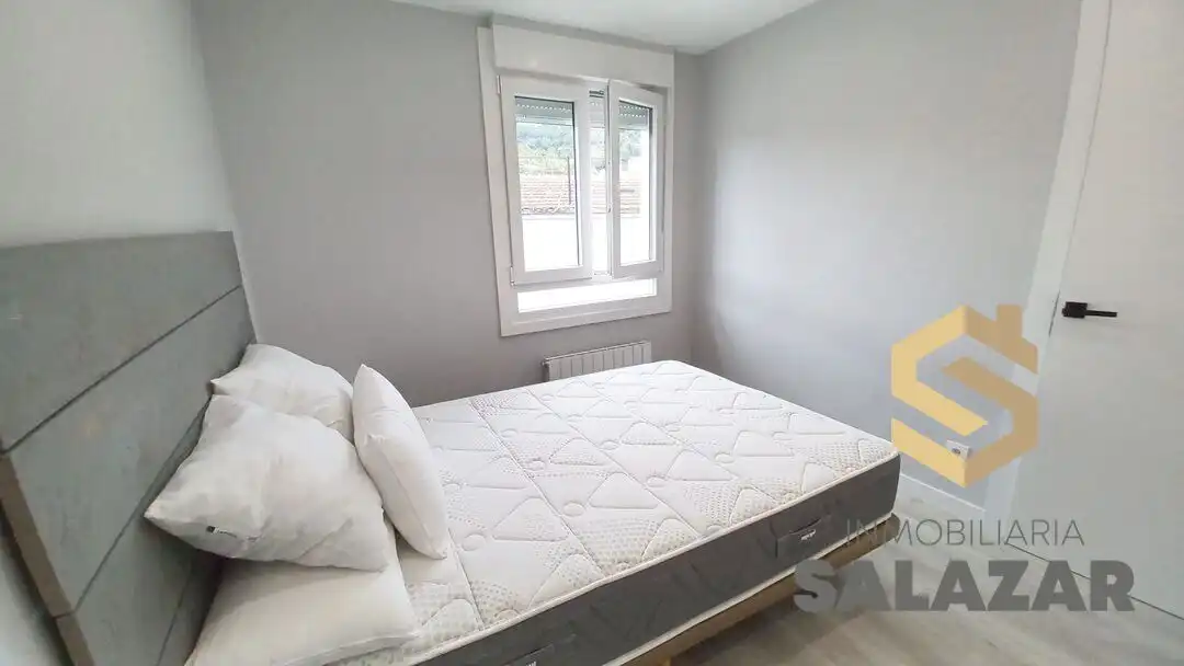Bedroom of Flat for rent in Bilbao   with Heating