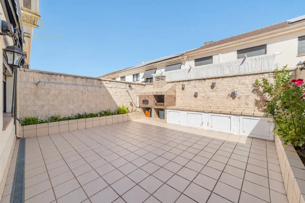 Detached house with terrace for sale in Calle de Islas Galapagos
