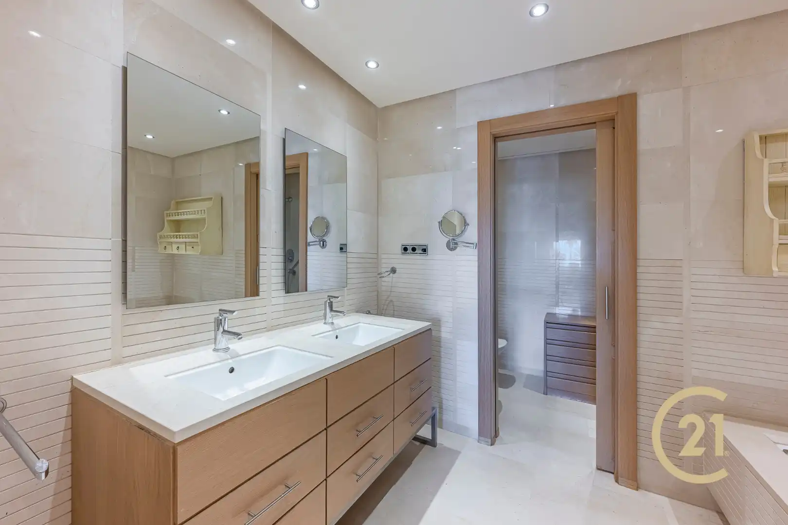 Baño de Apartamento en venta en Marbella con Aire acondicionado, Terraza y Trastero