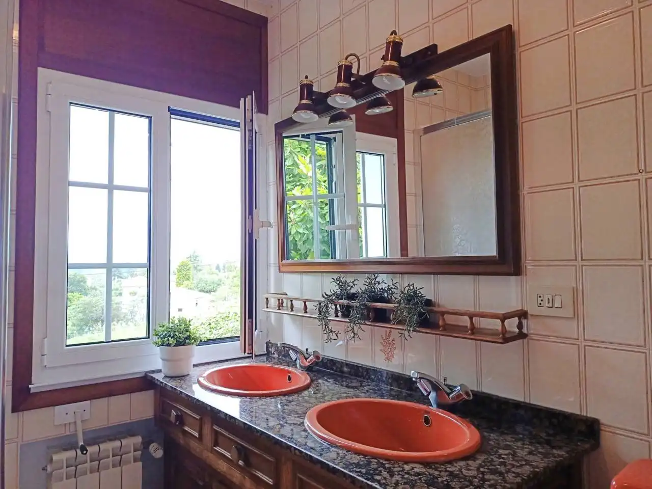 Baño de Casa o chalet en venta en Oleiros con Calefacción