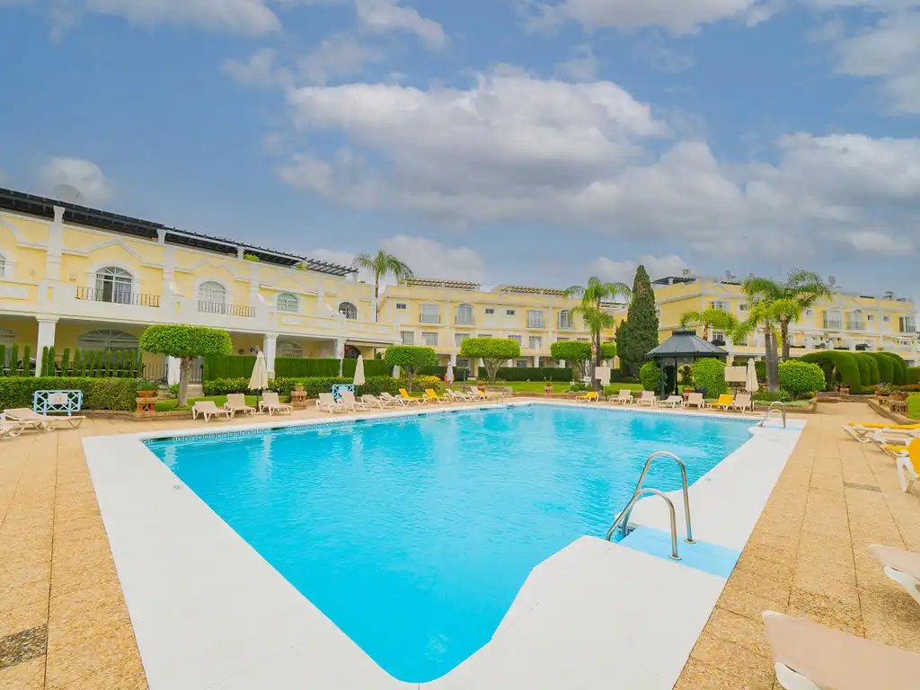 Piscina de Dúplex en venta en Marbella con Piscina