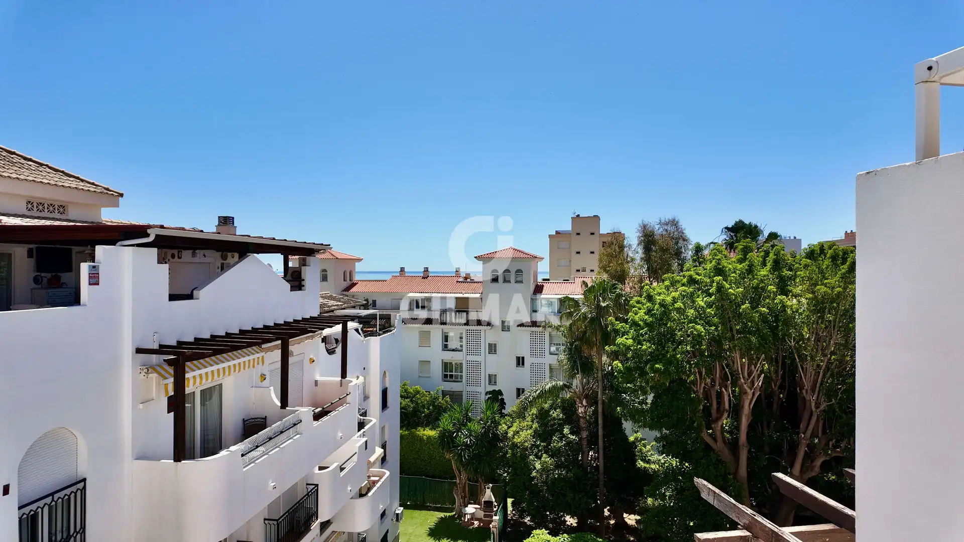 Vista exterior de Ático en venta en Torremolinos con Calefacción, Jardín privado y Trastero