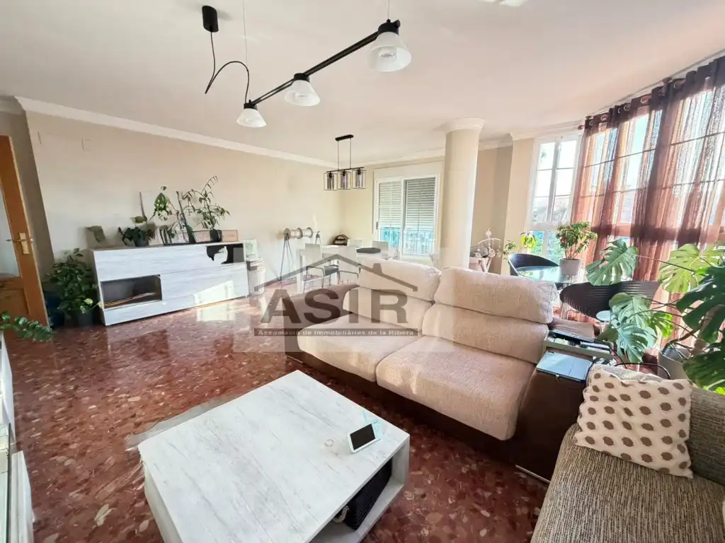 Sala d'estar de Pis en venda en Alzira amb Aire condicionat i Balcó