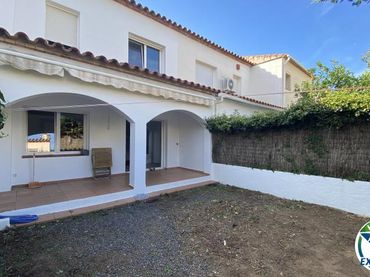 Adosado con jardín en venta en Carrer de la Riera Ginjolers
