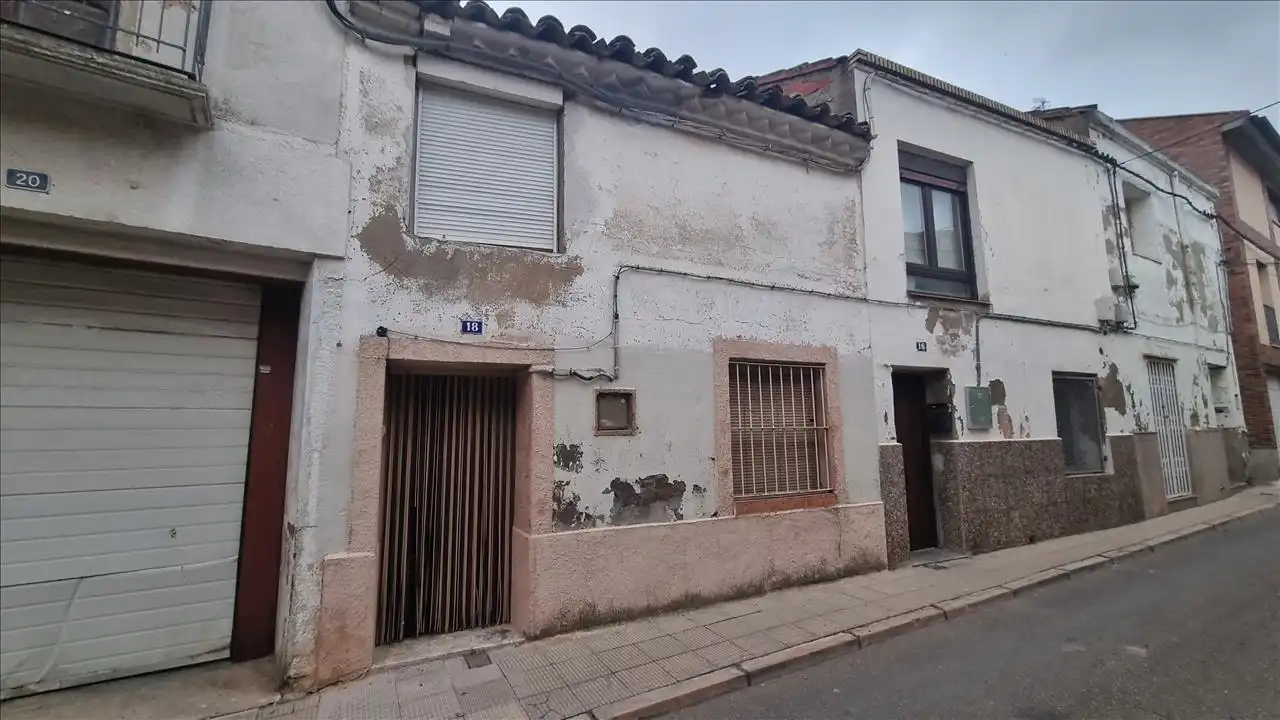 Vista exterior de Casa adosada en venta en Alagón