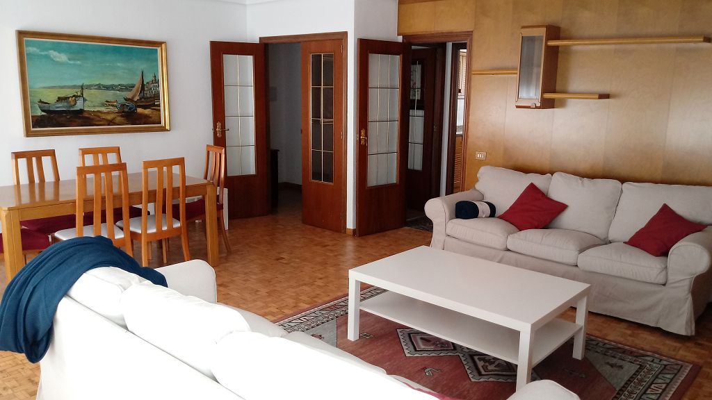 Sala d'estar de Pis en venda en Castellón de la Plana / Castelló de la Plana amb Calefacció, Terrassa i Moblat