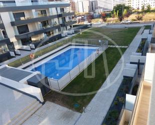 Piscina de Pis de lloguer en Burlada / Burlata amb Calefacció, Jardí privat i Terrassa