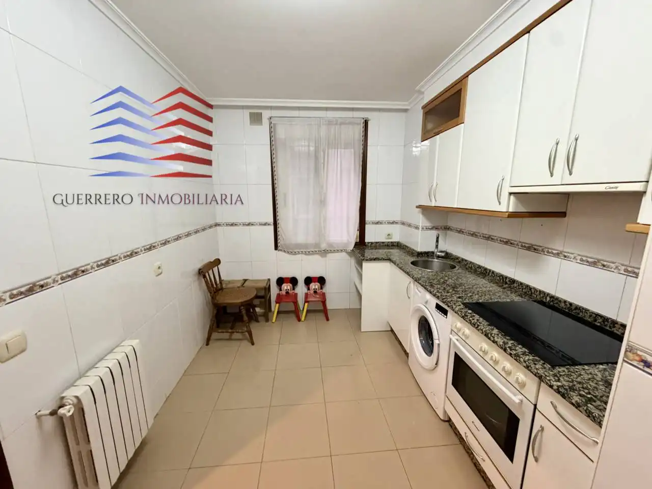 Cocina de Apartamento de alquiler en Ourense Capital  con Calefacción, Parquet y Trastero