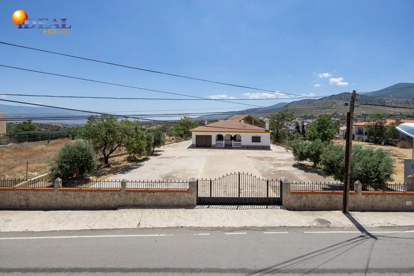 Vista exterior de Casa o chalet en venta en Huéneja con Aire acondicionado y Trastero