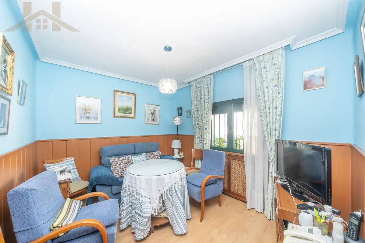 Sala d'estar de Casa adosada en venda en Collado Villalba amb Calefacció, Terrassa i Balcó