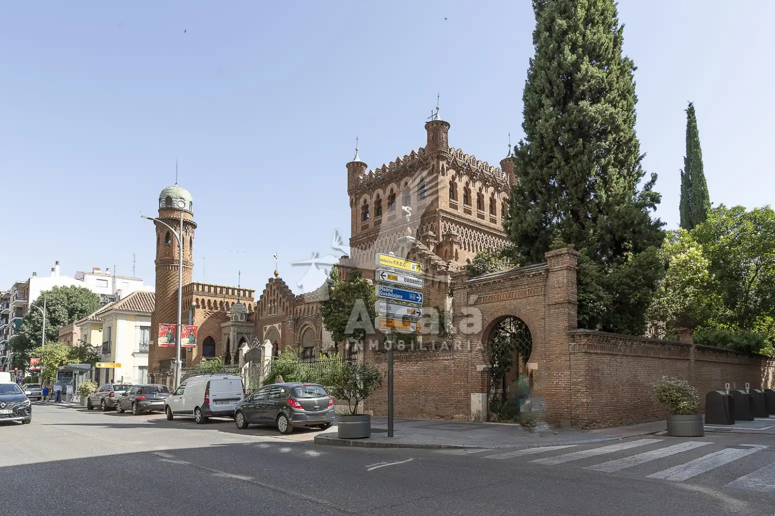 Vista exterior de Piso en venta en Alcalá de Henares con Calefacción, Jardín privado y Parquet