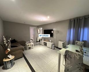 Living room of Flat for sale in  Madrid Capital  with Air Conditioner and Heating