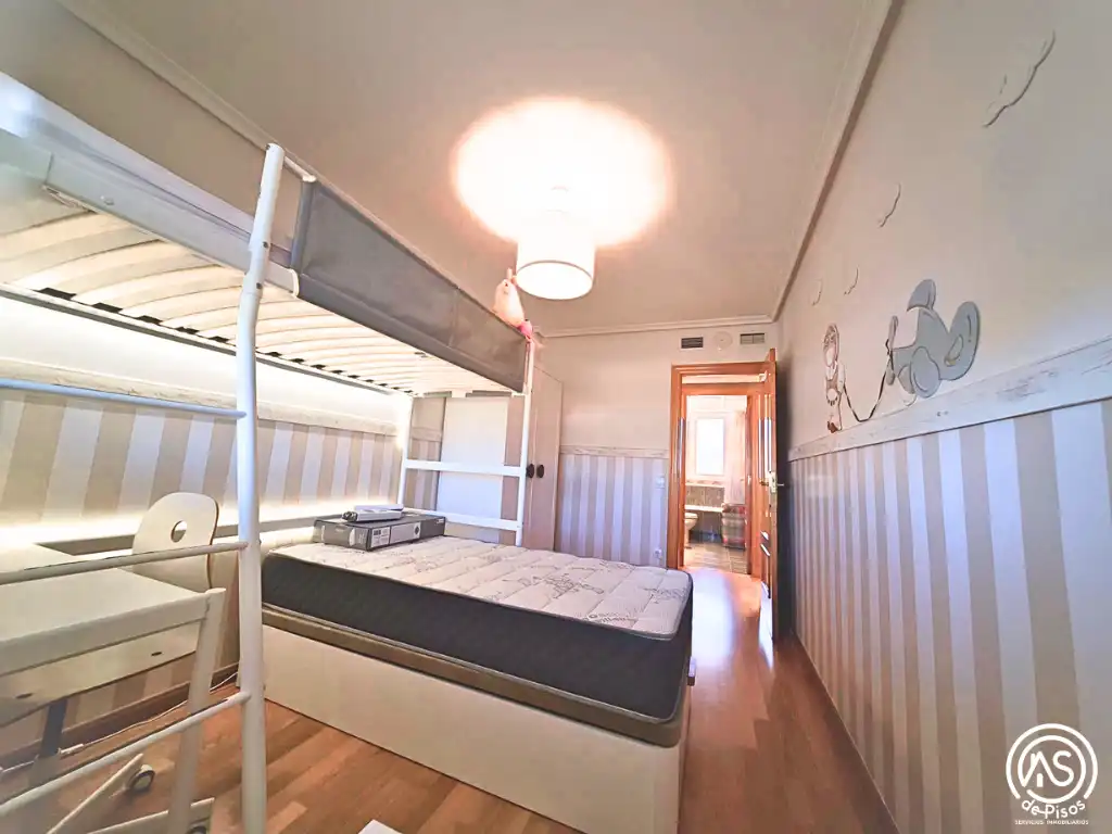 Flat for rent in Calle de la Sierra de Vicor, 21, La Almozara