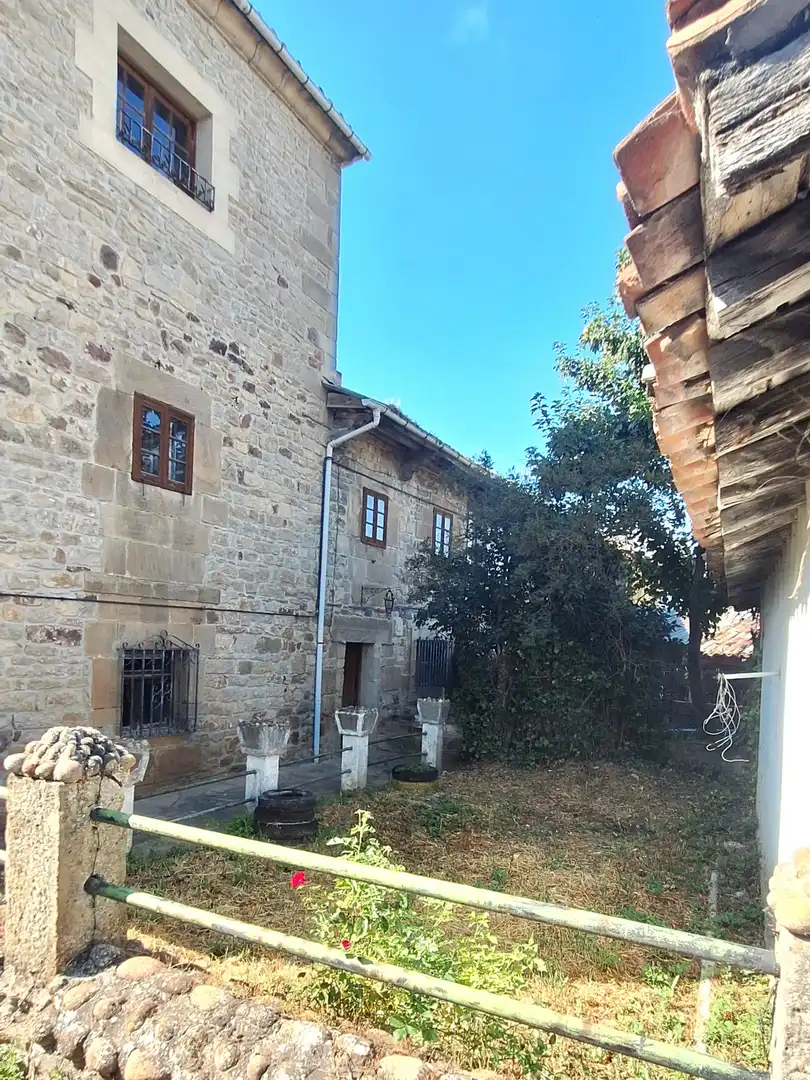 Exterior view of Houses for sale in Valdeolea  with Heating and Balcony