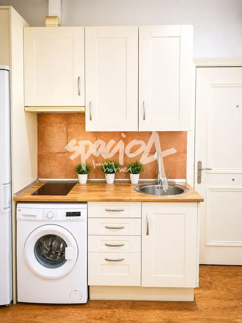 Cocina de Piso en venta en Madrid con Calefacción y Balcón