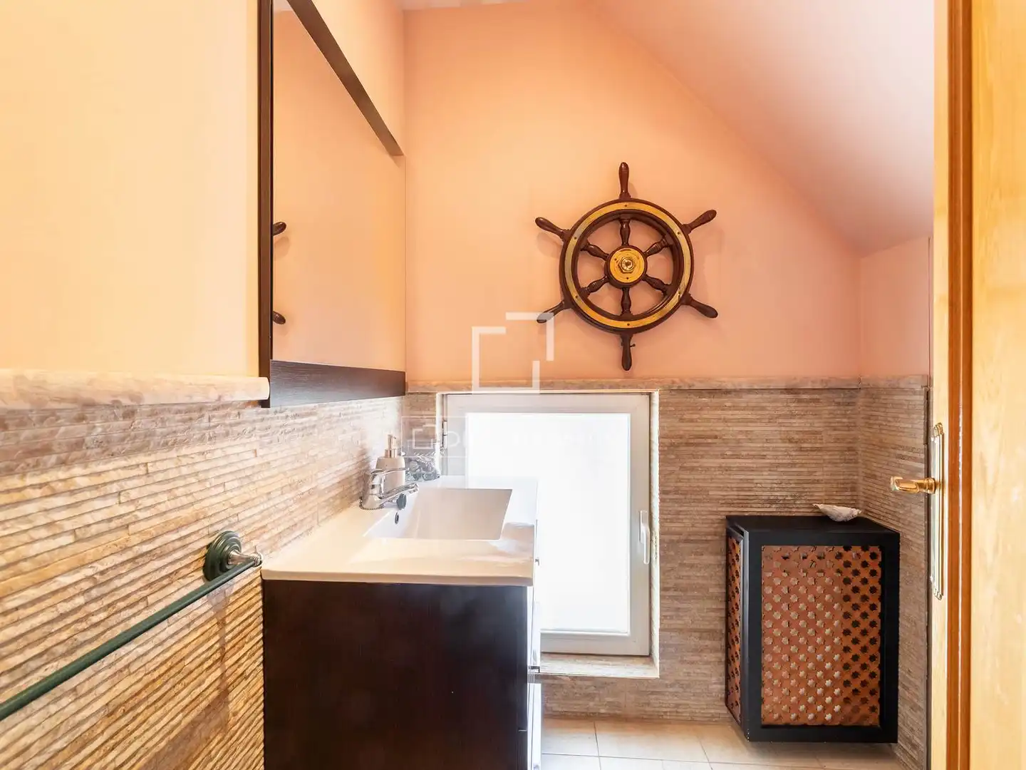 Bathroom of Attic for sale in Majadahonda  with Terrace, Storage room and Swimming Pool