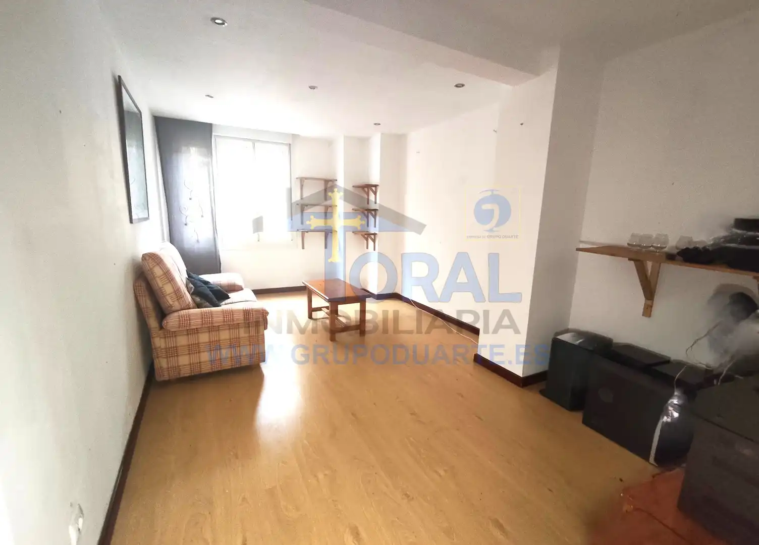 Sala d'estar de Pis en venda en Carreño amb Calefacció, Parquet i Traster