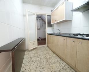 Kitchen of Flat for sale in L'Hospitalet de Llobregat  with Air Conditioner, Oven and Balcony