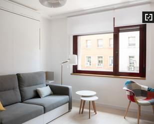 Living room of Flat to rent in  Madrid Capital  with Air Conditioner and Balcony