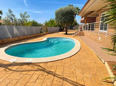 Casa amb piscina en venda a Els Avets - Can Serrafossà - Ximelis