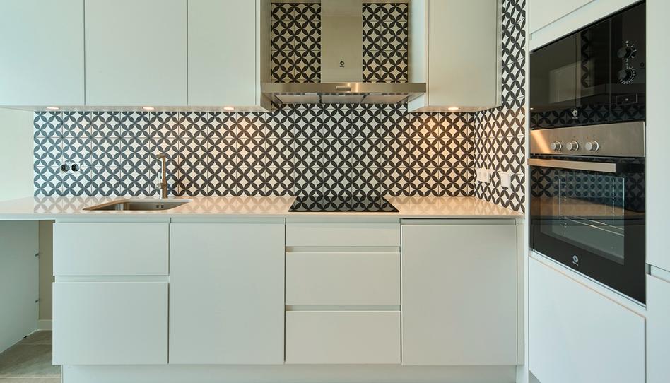 Foto 1 de Pis de lloguer a Carrer de València, 595, El Camp de l'Arpa del Clot, Barcelona