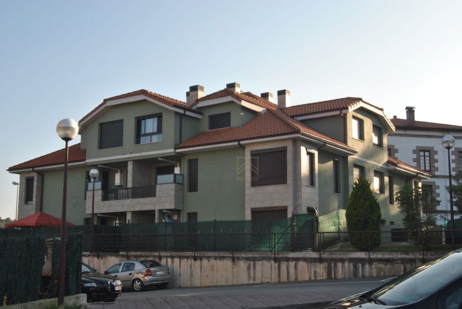 Vista exterior de Pis en venda en Reocín amb Calefacció, Parquet i Moblat