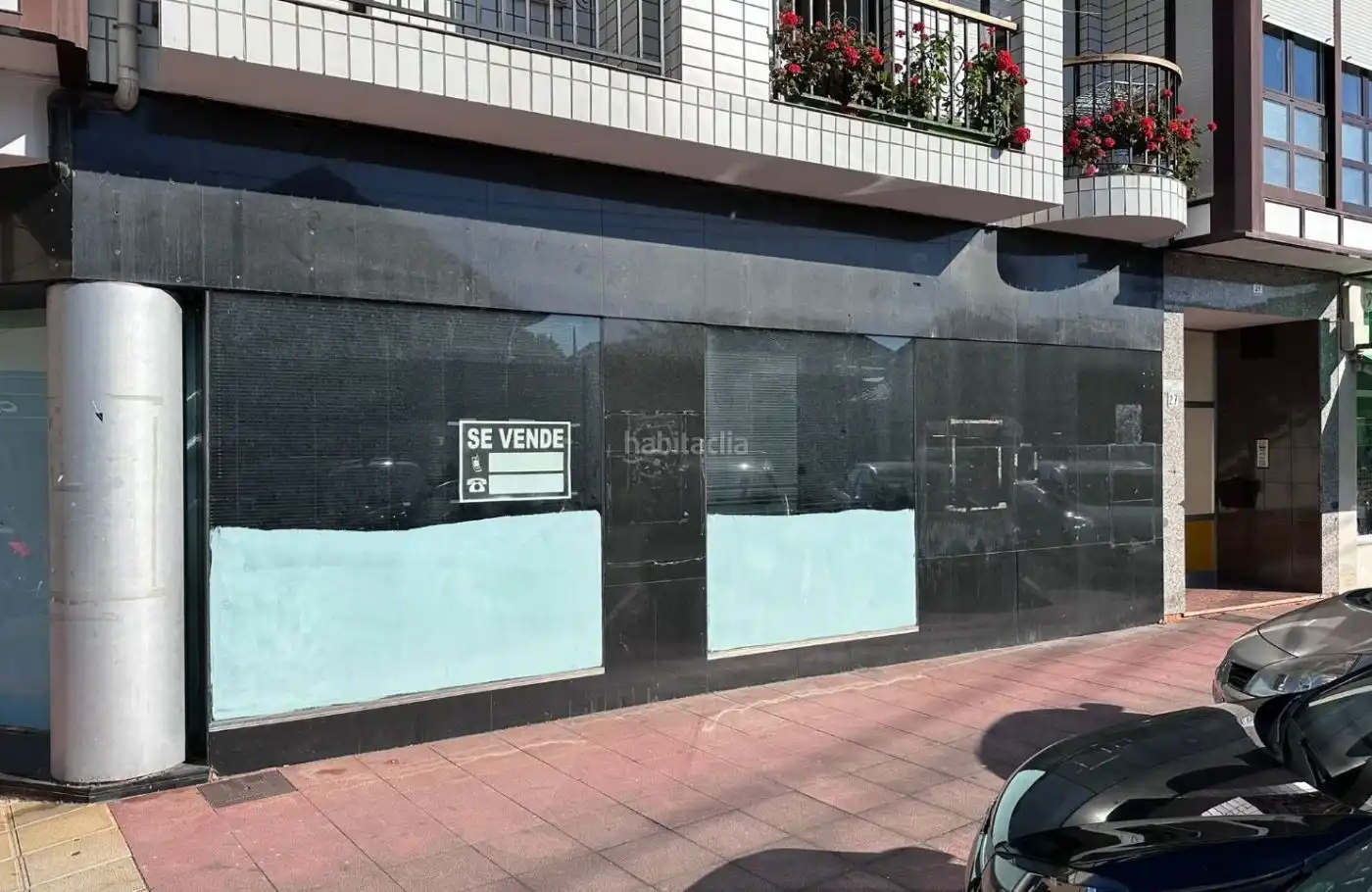 Business premises for sale in Avenida Cantabria 15, imagen 2