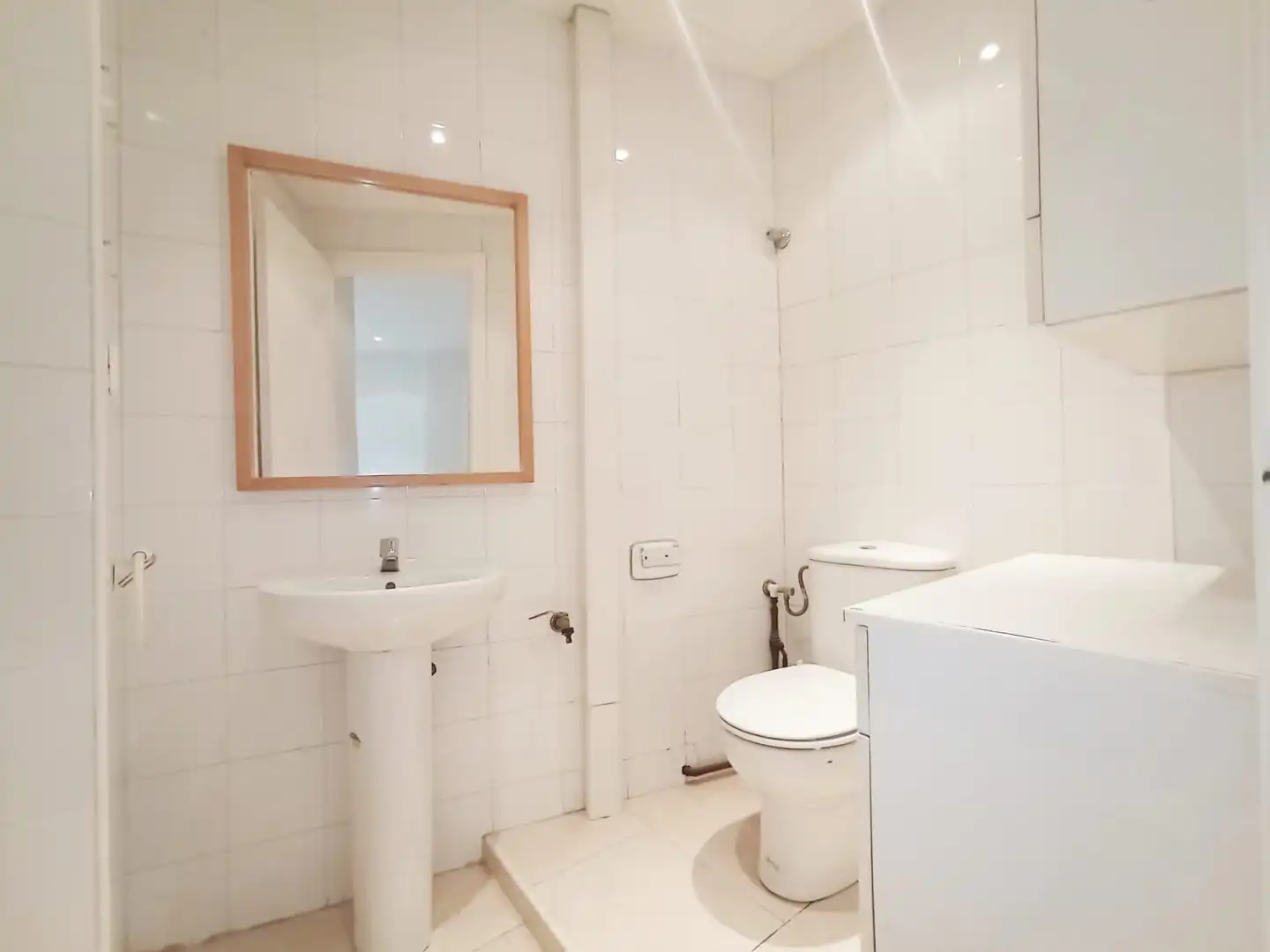 Badezimmer von Geschaftsraum zur Miete in Terrassa mit Klimaanlage