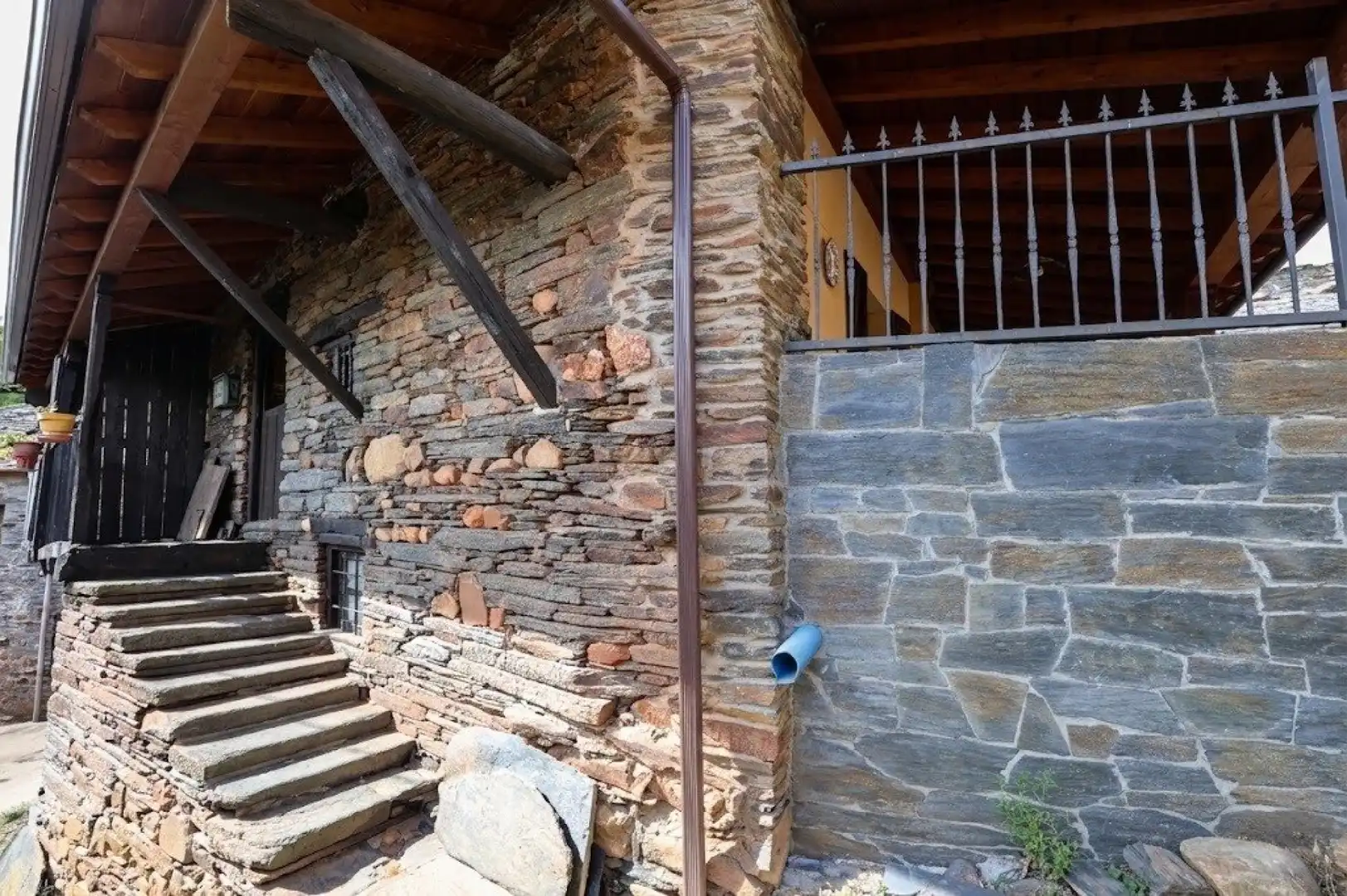 Casa rústica amb terrassa en venda a Villafranca del Bierzo, imagen 26
