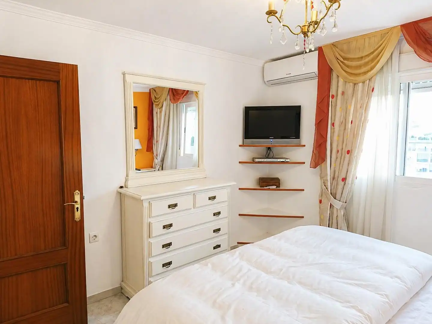 Dormitori de Apartament en venda en Marbella amb Aire condicionat, Terrassa i Traster