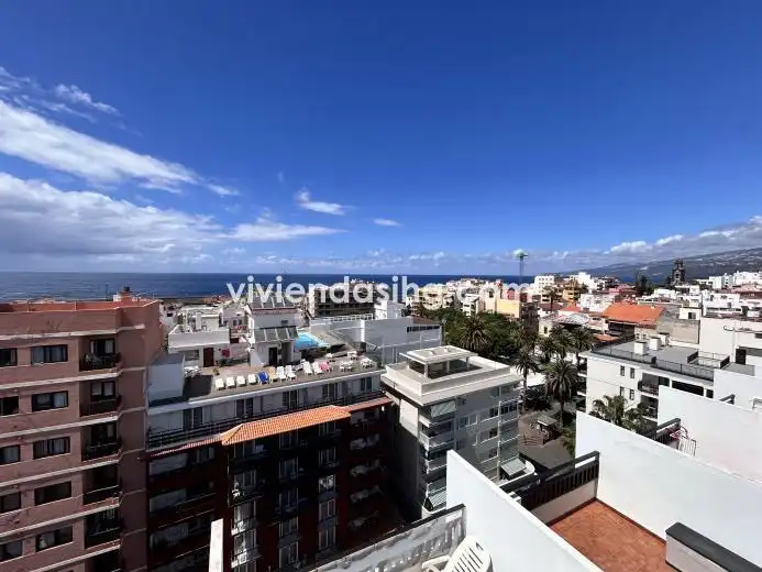 Vista exterior de Apartamento en venta en Puerto de la Cruz con Terraza, Amueblado y Horno